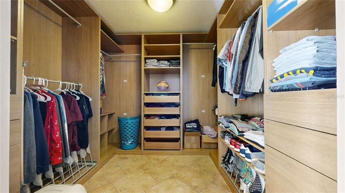 Image No.14-4 Bed House for sale