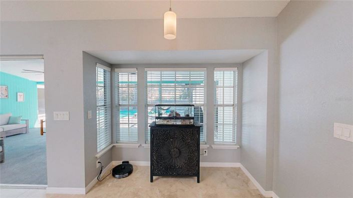 Image No.25-4 Bed House for sale