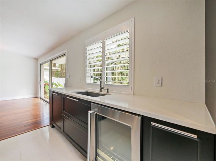 Image No.10-3 Bed House for sale