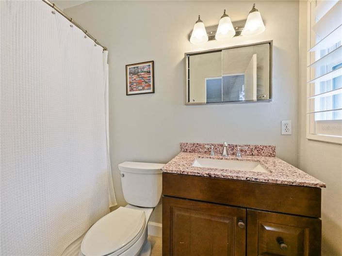 Image No.12-3 Bed House for sale