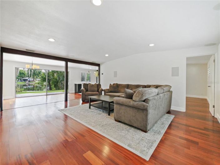 Image No.2-3 Bed House for sale