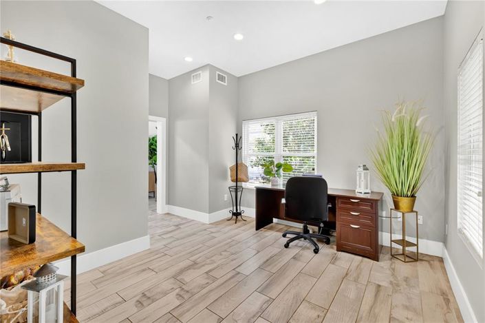 Image No.17-5 Bed House for sale