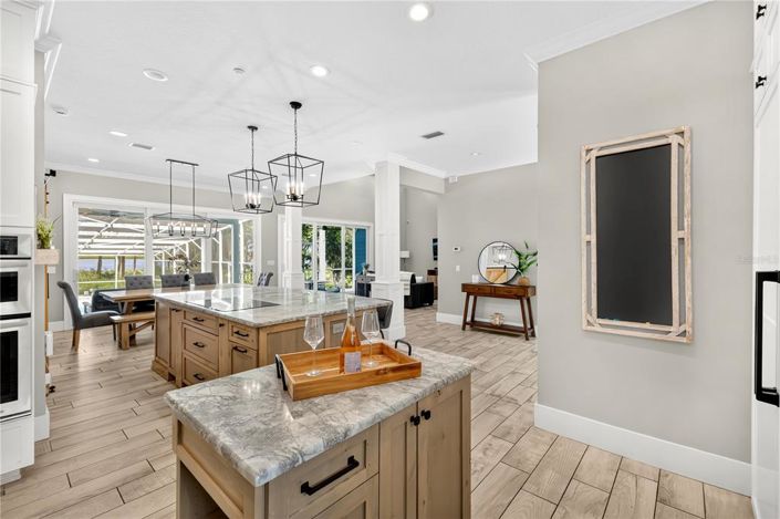 Image No.6-5 Bed House for sale