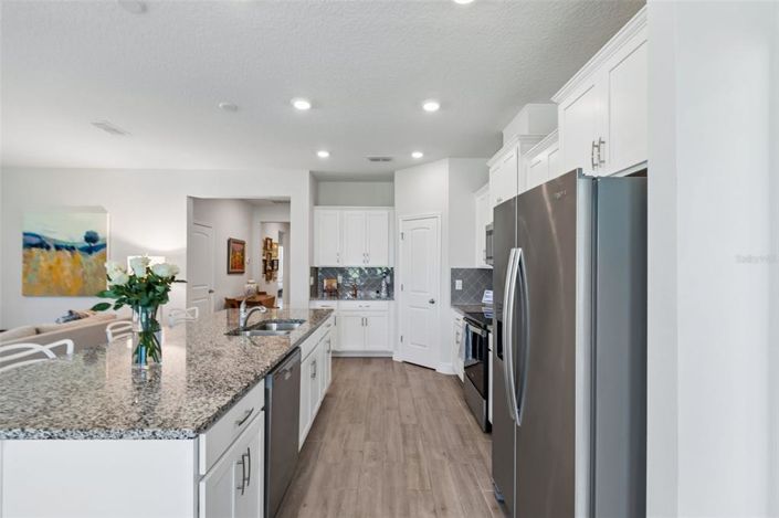 Image No.15-4 Bed House for sale