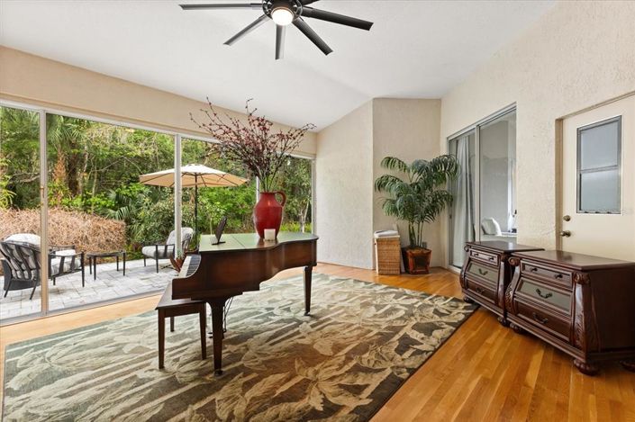 Image No.13-4 Bed House for sale