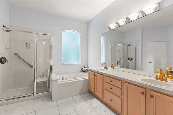 Image No.24-4 Bed House for sale