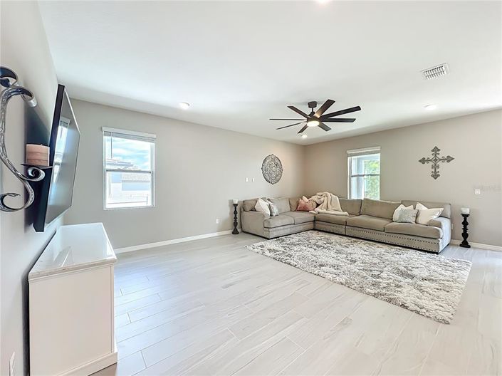 Image No.23-4 Bed House for sale