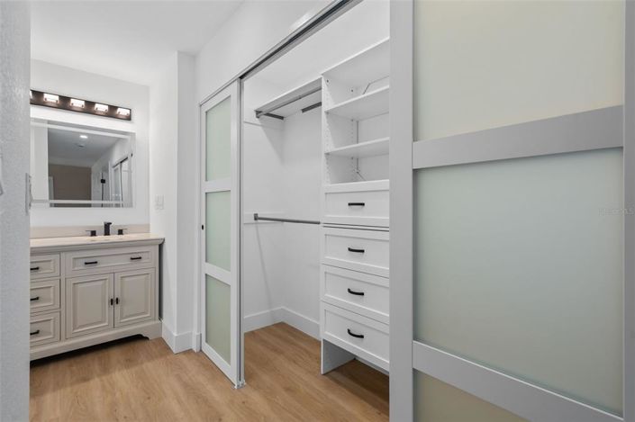 Image No.11-3 Bed House for sale