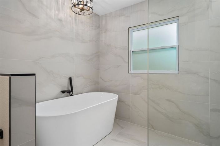 Image No.15-3 Bed House for sale