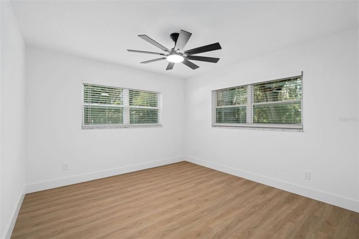 Image No.36-3 Bed House for sale