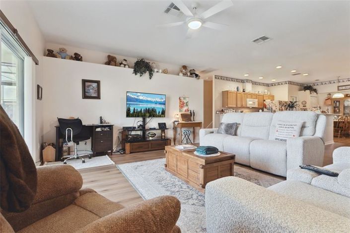 Image No.11-5 Bed House for sale