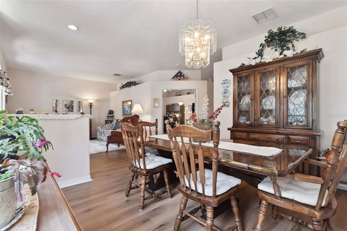 Image No.6-5 Bed House for sale