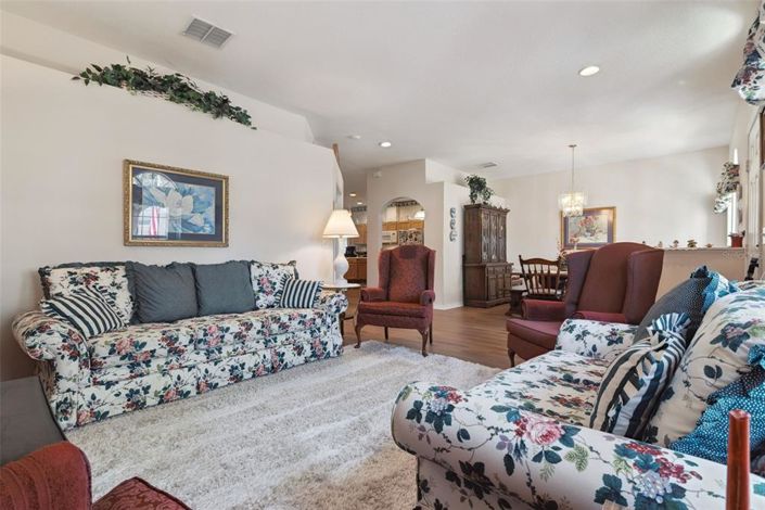 Image No.9-5 Bed House for sale