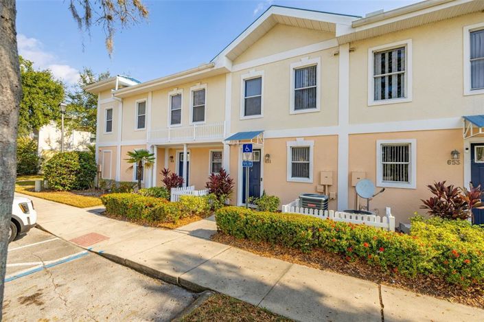 Image No.2-Maison de ville de 3 chambres à vendre à Saint John