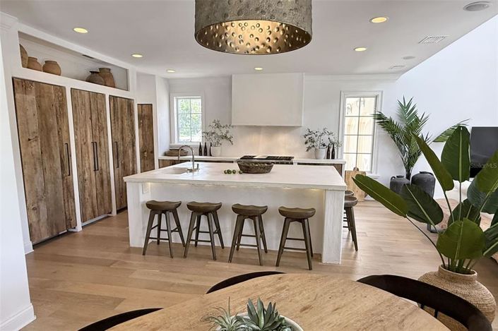 Image No.13-6 Bed House for sale