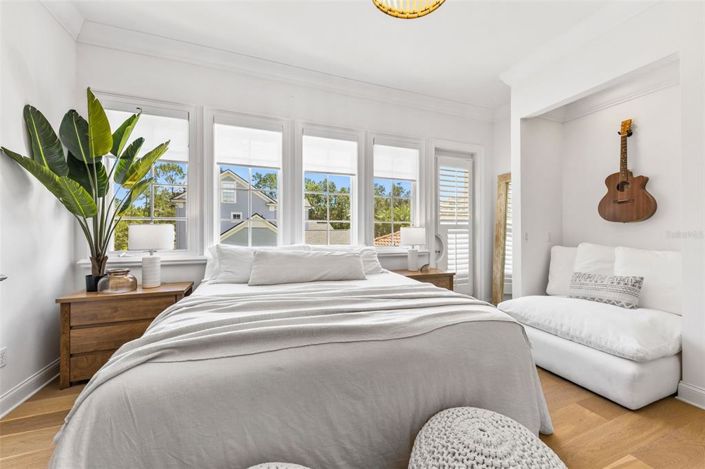 Image No.23-6 Bed House for sale