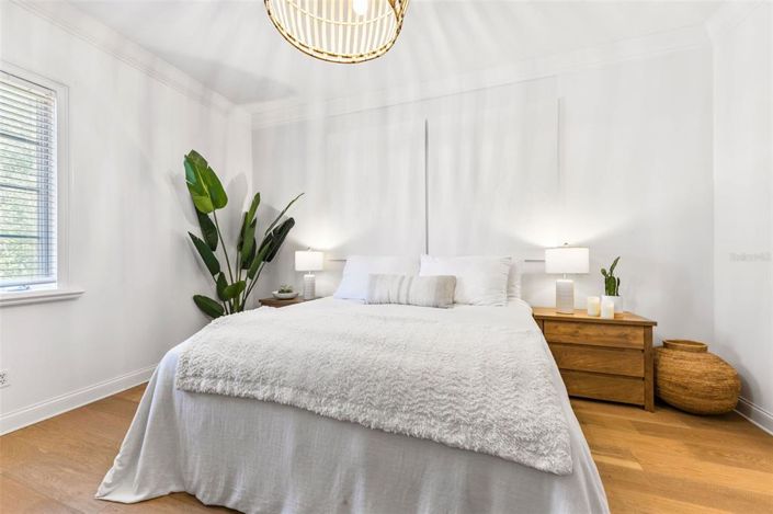 Image No.24-6 Bed House for sale