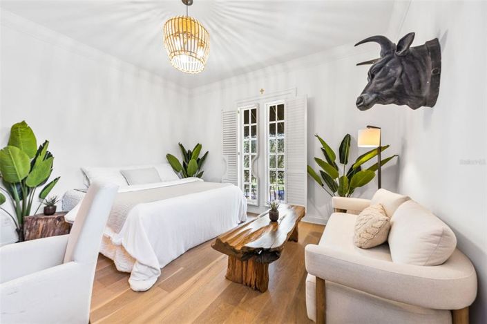 Image No.25-6 Bed House for sale