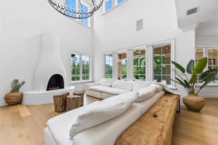 Image No.4-6 Bed House for sale