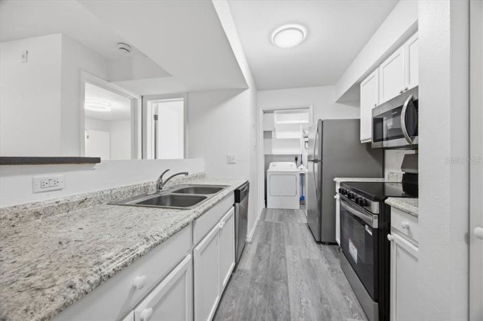 Image No.2-Appartement de 2 chambres à vendre à Saint John