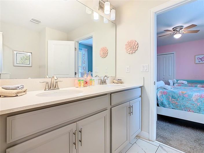 Image No.20-8 Bed House for sale