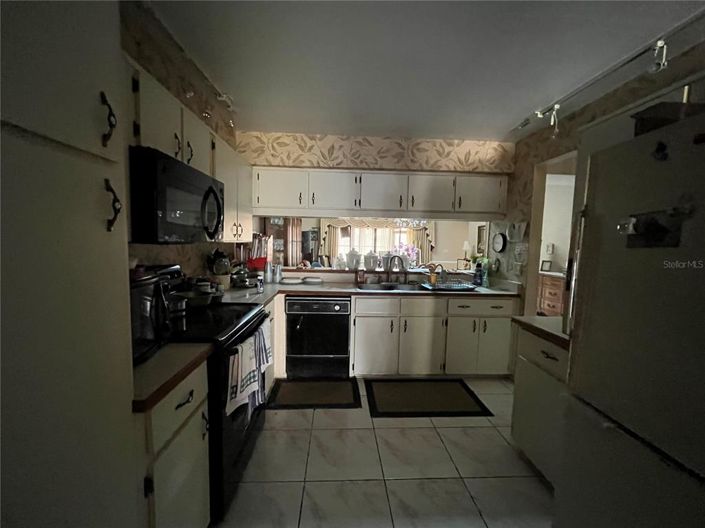 Image No.10-3 Bed Townhouse for sale