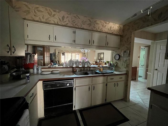 Image No.11-3 Bed Townhouse for sale