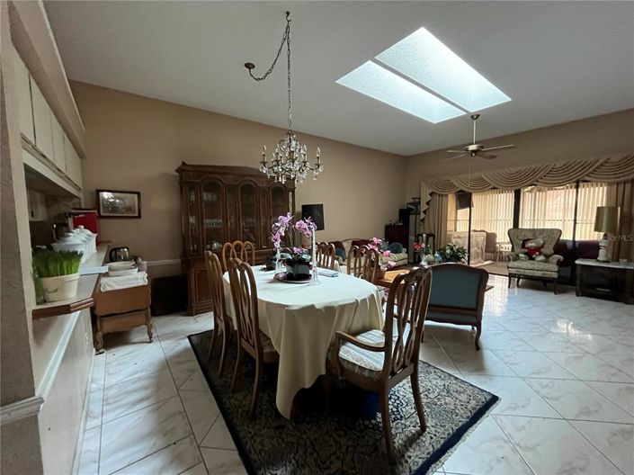 Image No.13-3 Bed Townhouse for sale