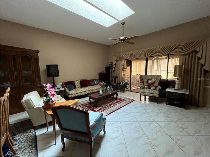 Image No.14-3 Bed Townhouse for sale