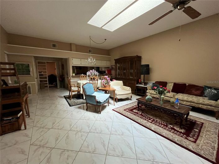 Image No.15-3 Bed Townhouse for sale