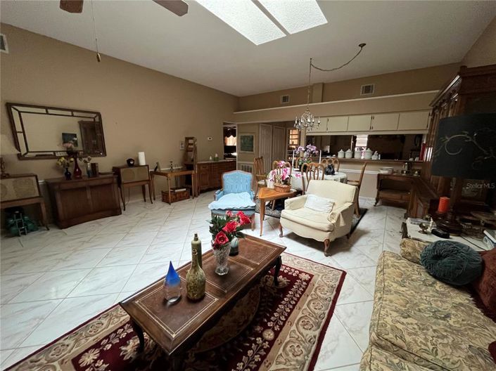 Image No.30-3 Bed Townhouse for sale