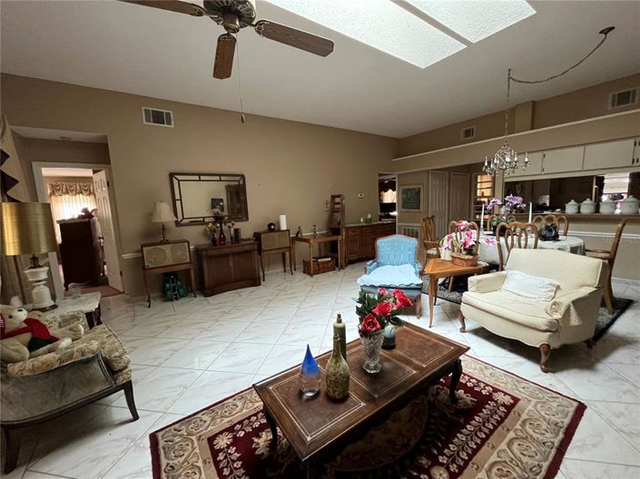 Image No.31-3 Bed Townhouse for sale