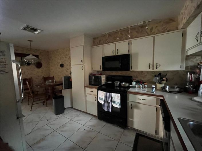 Image No.6-3 Bed Townhouse for sale