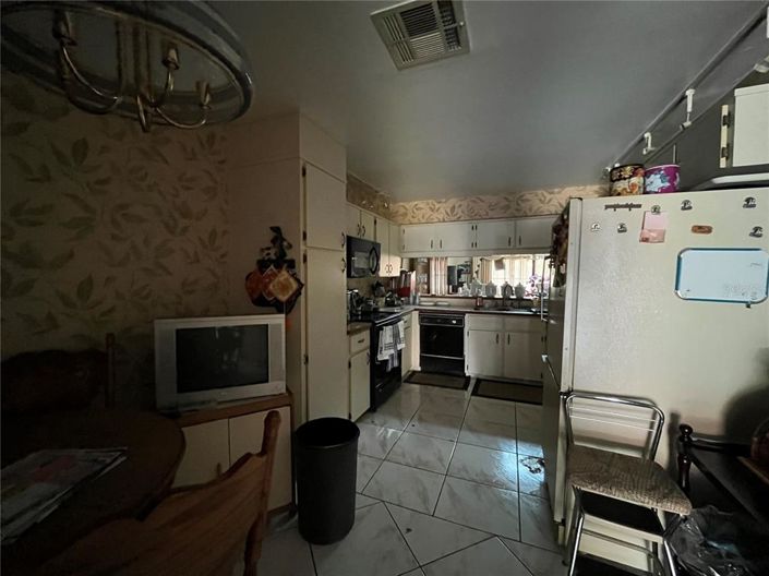 Image No.8-3 Bed Townhouse for sale