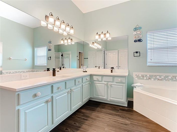 Image No.32-6 Bed House for sale