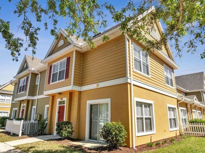 Image No.2-Maison de ville de 4 chambres à vendre à Saint John