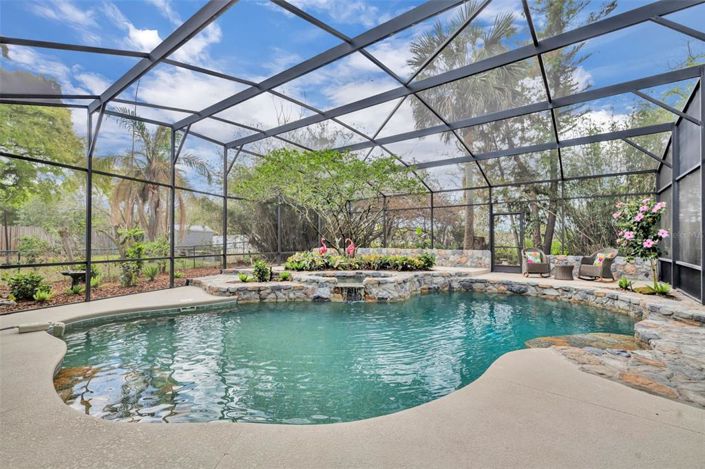 Image No.16-4 Bed House for sale