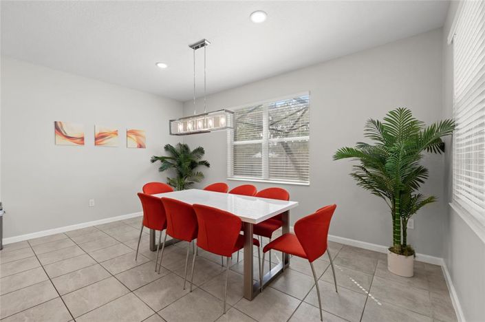 Image No.12-6 Bed House for sale