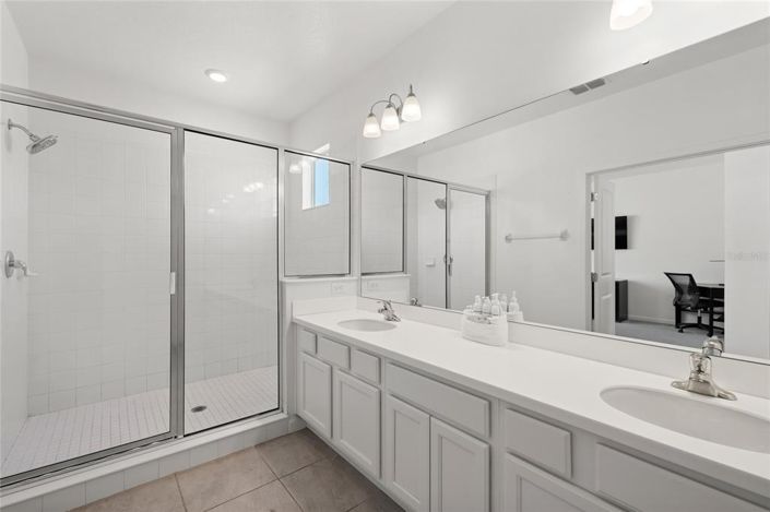 Image No.23-6 Bed House for sale