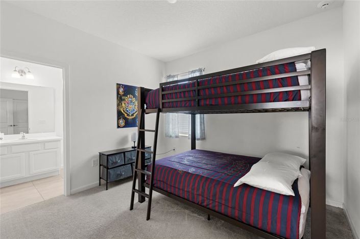 Image No.30-6 Bed House for sale