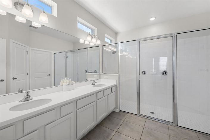 Image No.4-6 Bed House for sale