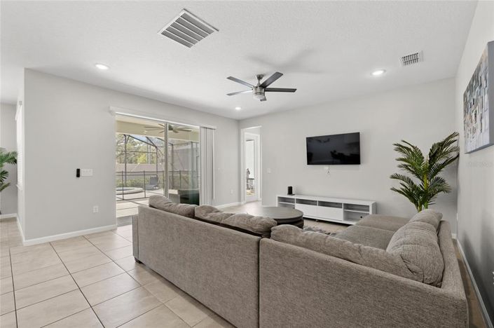 Image No.7-6 Bed House for sale