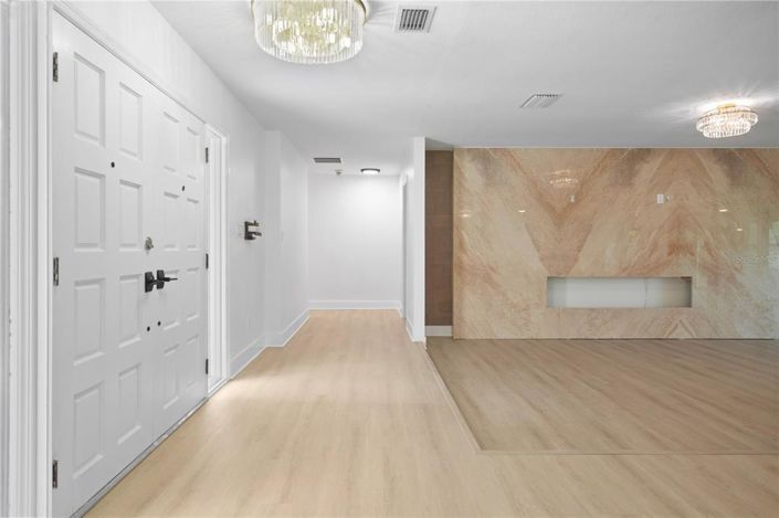 Image No.11-3 Bed House for sale