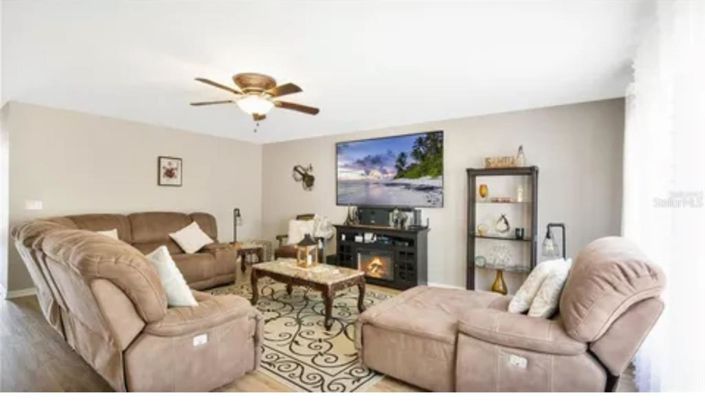 Image No.8-7 Bed House for sale