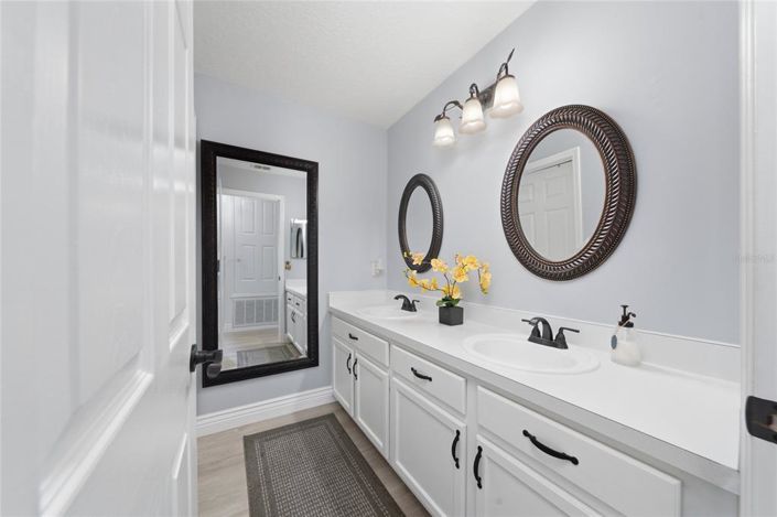 Image No.29-5 Bed House for sale