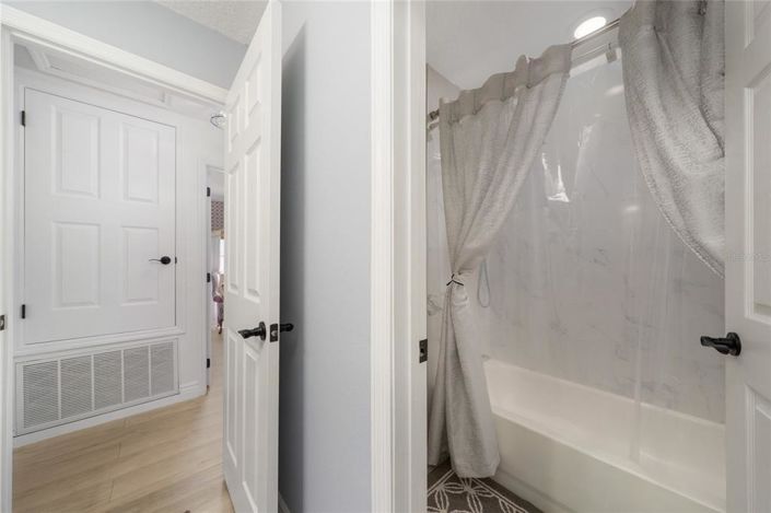 Image No.30-5 Bed House for sale