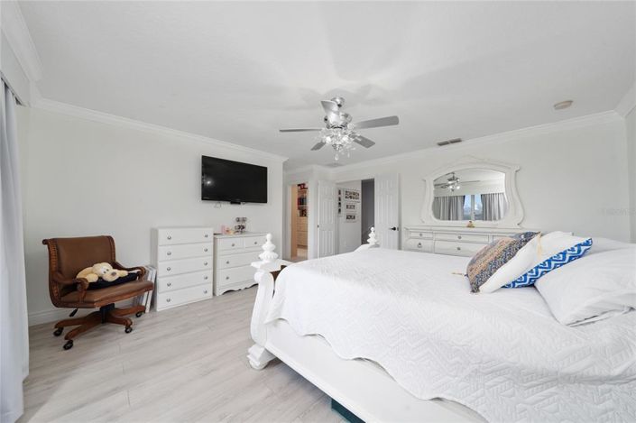 Image No.32-5 Bed House for sale