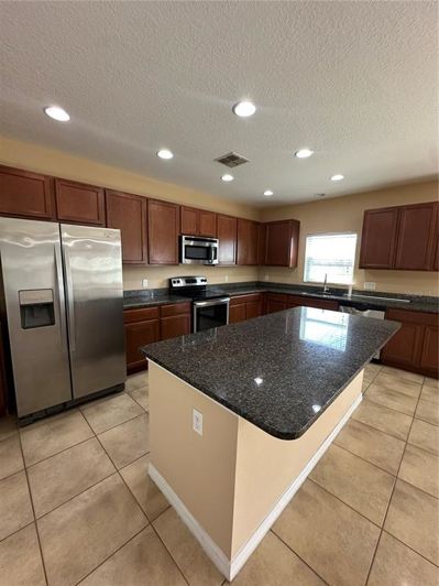 Image No.10-4 Bed House for sale