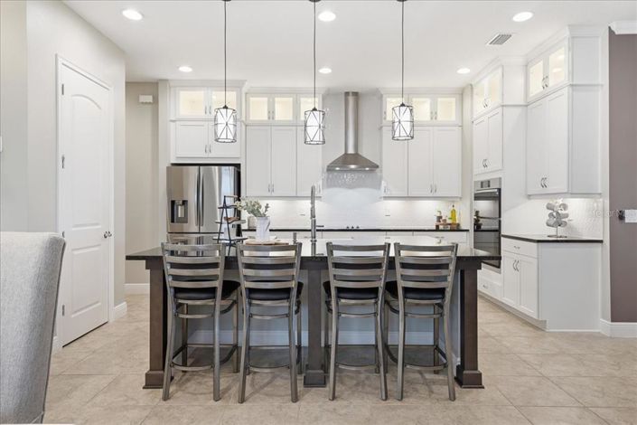 Image No.10-5 Bed House for sale