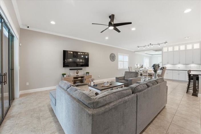 Image No.17-5 Bed House for sale